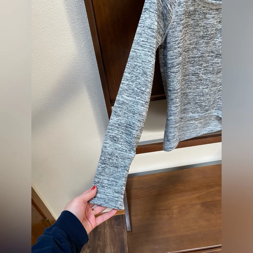 ATHLETA No Sweatin' It Sharkbite Top in Gray Heather (Size:XS)